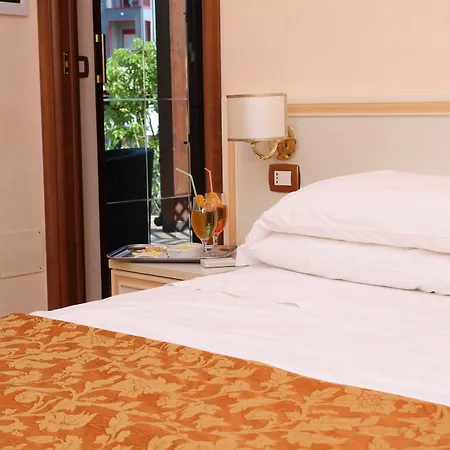 Costazzurra Museum & 4* San Leone